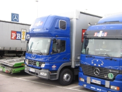 MB-Atego-II-1528-blau-Husic-300906-01-SLO[1]